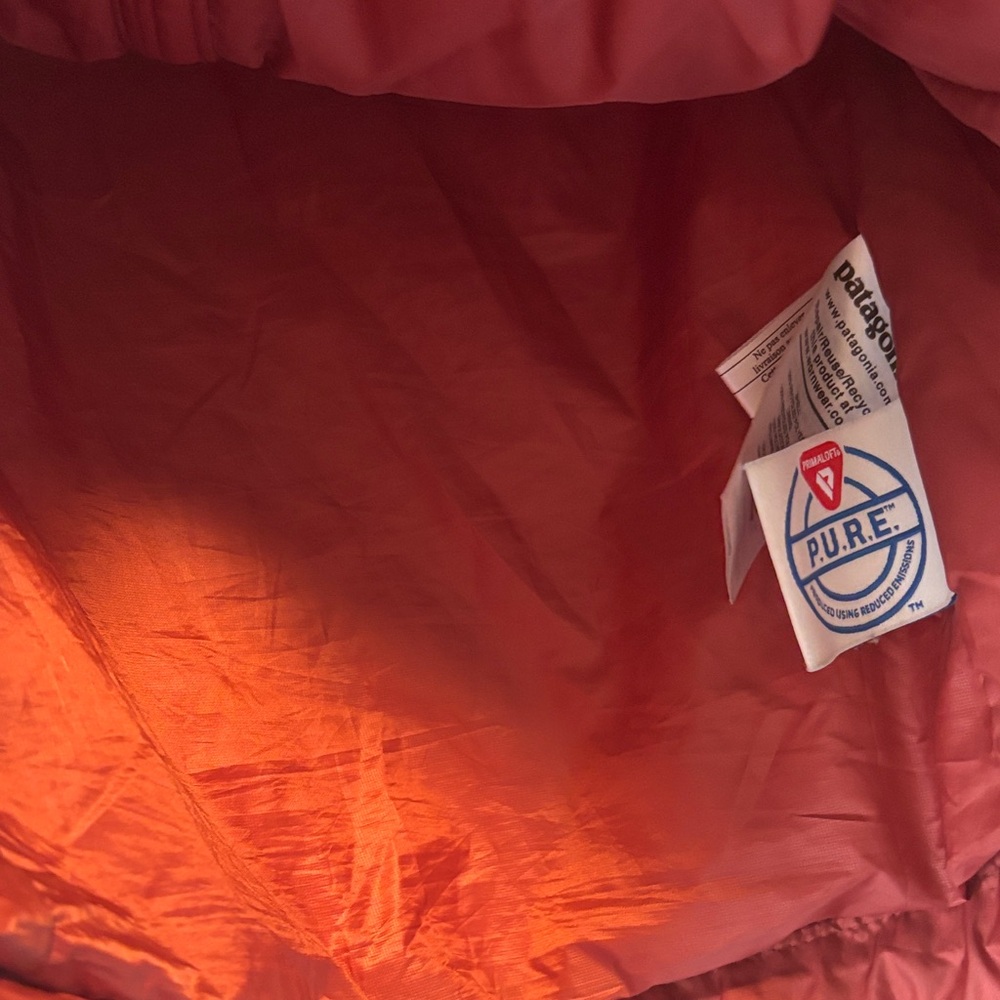 Patagonia Women's Brick Red Puffer Jacket - Picture 4 of 5
